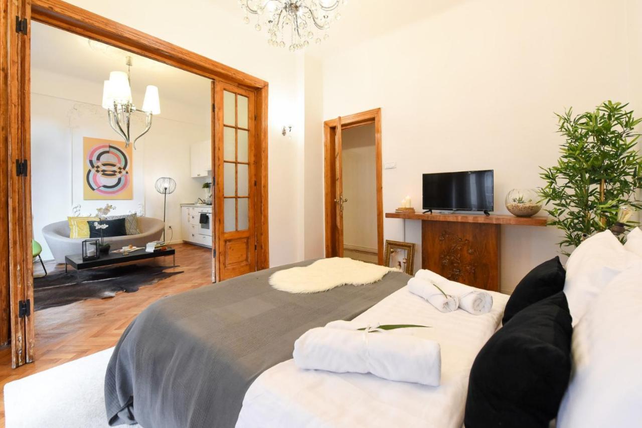 Love.Travel.Explore ♥️Apt W/ Balcony In Old Town Διαμέρισμα Βουκουρέστι Εξωτερικό φωτογραφία