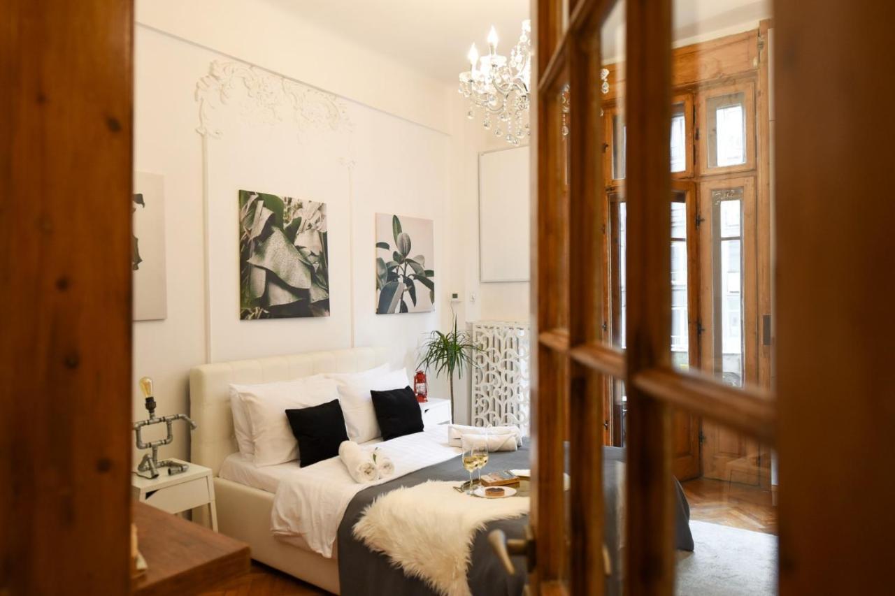 Love.Travel.Explore ♥️Apt W/ Balcony In Old Town Διαμέρισμα Βουκουρέστι Εξωτερικό φωτογραφία