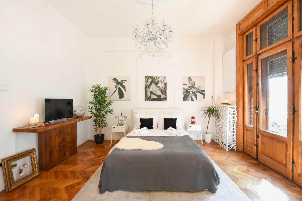 Love.Travel.Explore ♥️Apt W/ Balcony In Old Town Διαμέρισμα Βουκουρέστι Εξωτερικό φωτογραφία