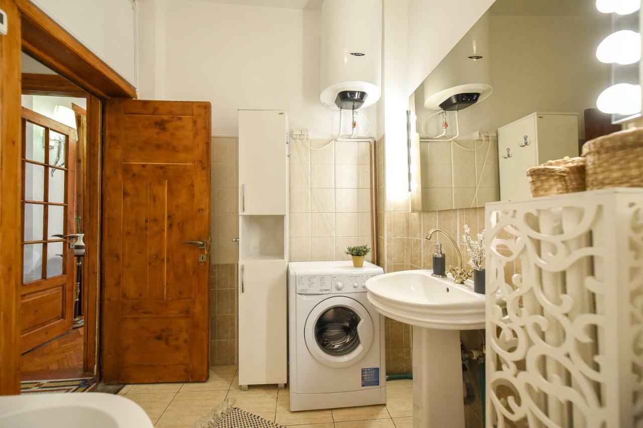 Love.Travel.Explore ♥️Apt W/ Balcony In Old Town Διαμέρισμα Βουκουρέστι Εξωτερικό φωτογραφία